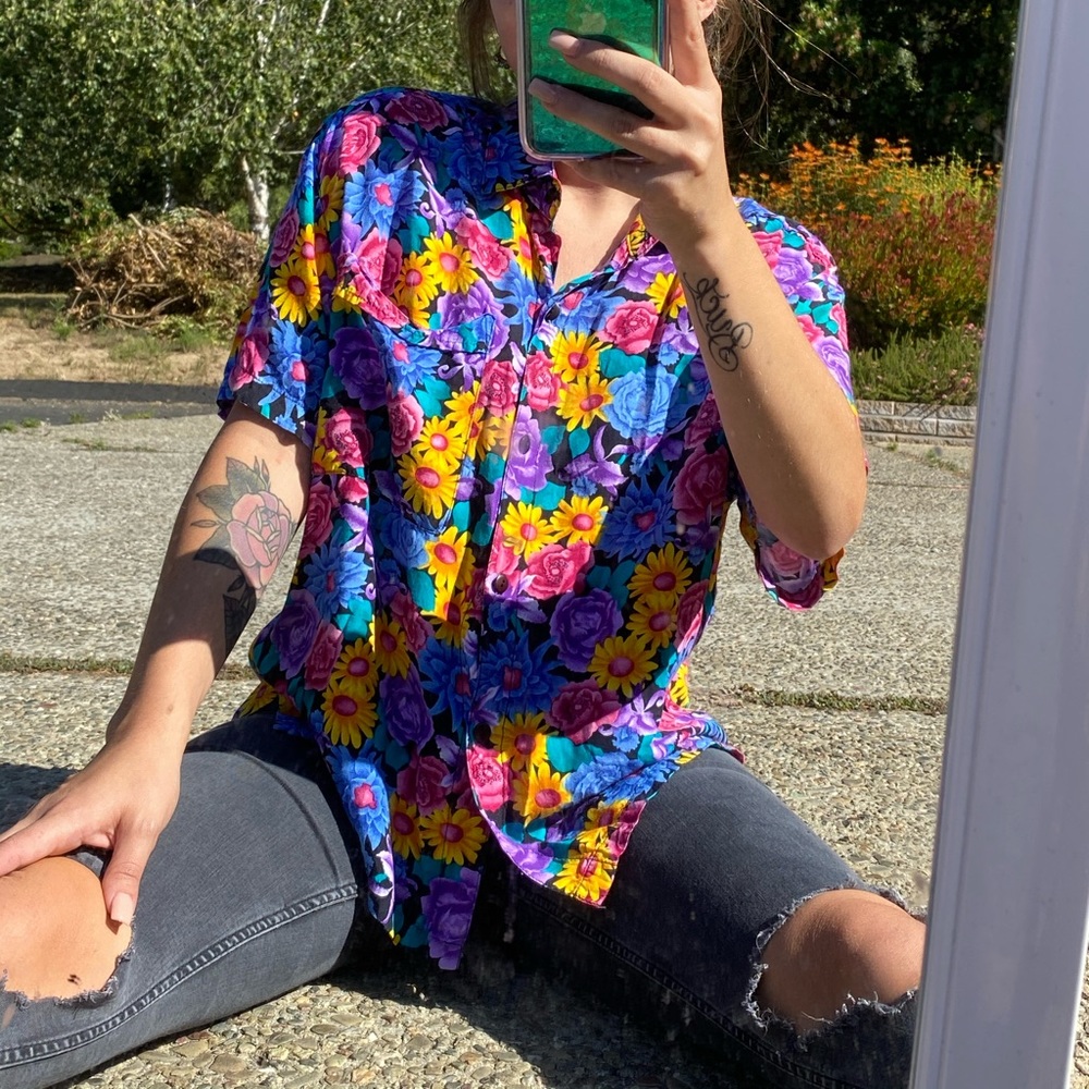 VINTAGE Floral Paris Blues Button Down